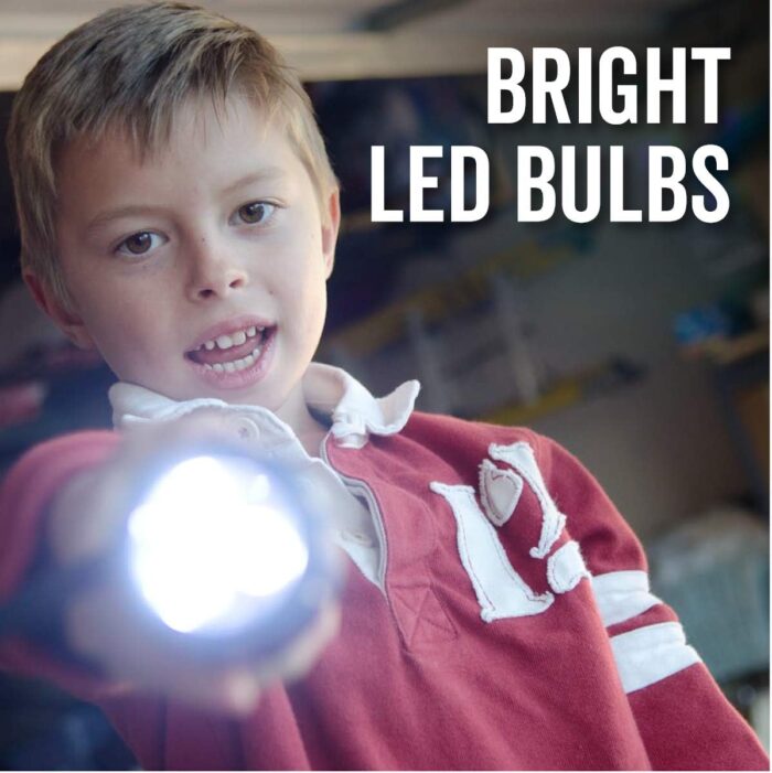 ساتيش LED مصباح يدوي متعدد حزمة، مشرق والتحمل، سوبر طويل عمر البطارية، استخدم لحالات الطوارئ، التخييم، في الهواء الطلق، بطاريات شملت، أحمر، أزرق، أبيض ناصع، 6.2 - س 3.9 - × 2.8 -