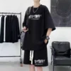 طقم كاجول صيفية شبابية غير رسمية مع شورت وسيم للرجال بأكمام قصيرة بدلة عصرية من قطعتين