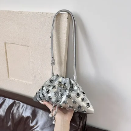 حقيبة كروس بودي نسائية بأسلوب البانك مع مسامير، حقيبة دلو صغيرة للتنقل، حقيبة زلابية تحت الإبط، حقيبة سحابة، حقيبة يد بأسلوب الشارع