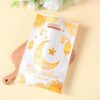 ٥٠ كيس هدايا رمضان كريم، أكياس بلاستيكية بيضاء مزينة بنقشة الهلال والنجوم الذهبية، مناسبة للحلويات والوجبات الخفيفة، مزودة بمقبض، مثالية كهدايا للأطفال في الحفلات الإسلامية | متجر واو الأفضل ترينديول السعودية